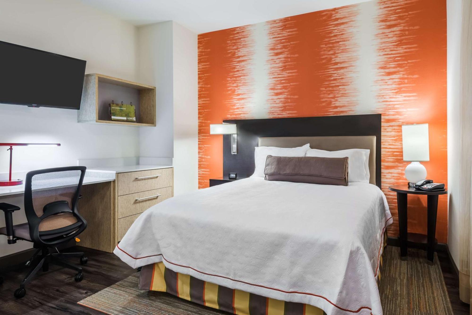 Home2 By Hilton Downtown 3*
